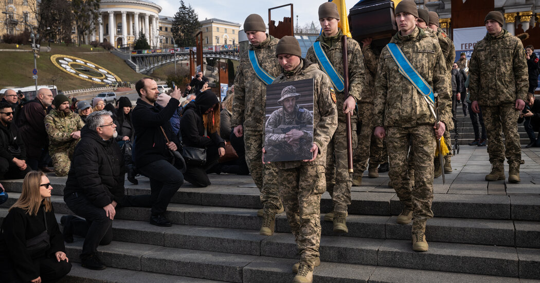 As Ukraine and U.S. Cease-Fire Talks Near, Gulfs Remain