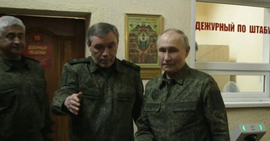 Putin Visits Kursk to Cheer Russian Troops Trying to Oust Ukraine